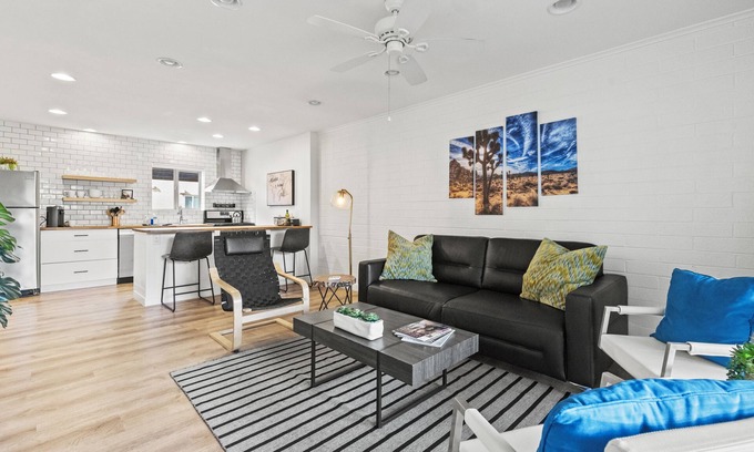 South Scottsdale Condo | Heated Pool, Continental Breakfast Included, Fast Internet, Walkable to Old Town