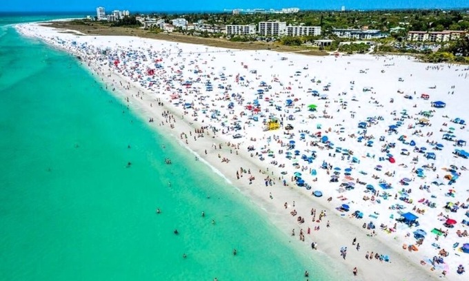 Vamo Apartment | HEATED POOL/GYM/TENNIS/PICKLEBALL/CLUB HOUSE-NEAR BEACH/MARINA/KAYAK/GOLF/SHOP!