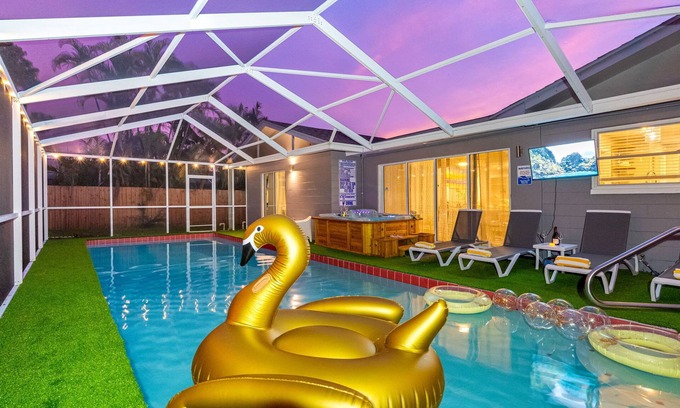 Seminole House | Heated Pool House Only 5 Minutes to Gulf Beaches!