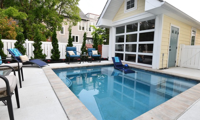 Avalon House | HEATED POOL! OPEN EARLY APRIL! Cabana! Dine Outside! 1.5 BLOCKS 2 BEACH & TOWN