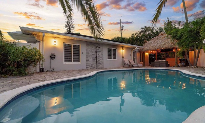 Coral Ridge Apartment | Heated Pool + Outdoor Patio + 3MI to Beach!