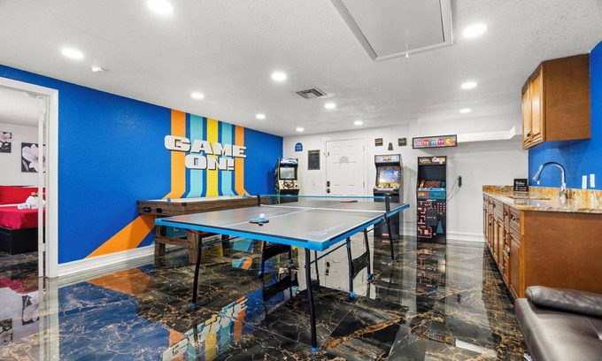 Tampa House | Heated Pool- Outdoor oasis! NEW GAME ROOM! +Grill! 4BR/3BA