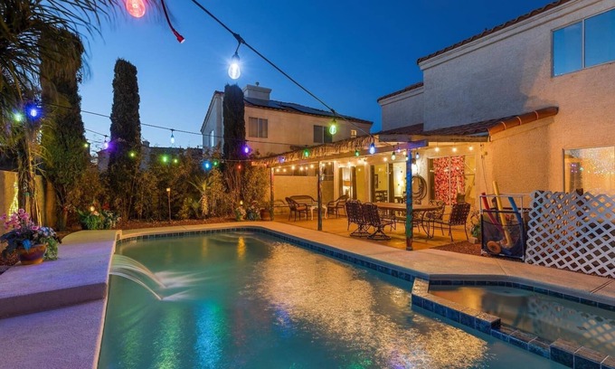 North Las Vegas House | Heated pool & spa | BBQ Grill | Opens to Park |