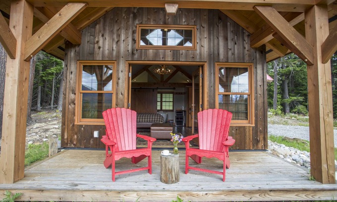 Golden Cabin | Heather Mountain Lodge