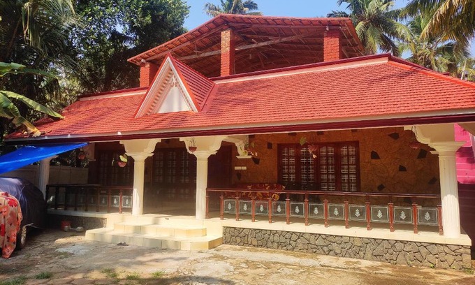 Thiruvananthapuram House | Heaven homestay lake view home