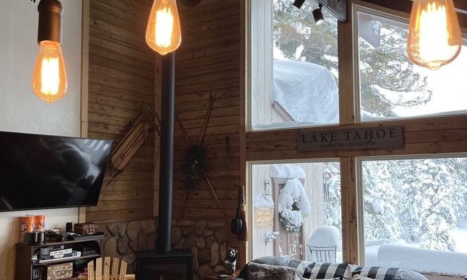 Tahoe Village House | HEAVENLY MOUNTAIN RETREAT