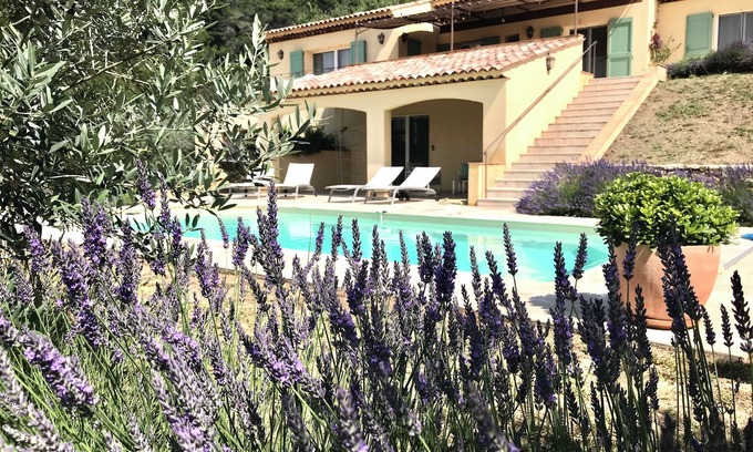 Callas Villa | Heavenly residence tween GorgesduVerdon and St-Tropez, Villa OliveYou. AC/e-charging pole!
