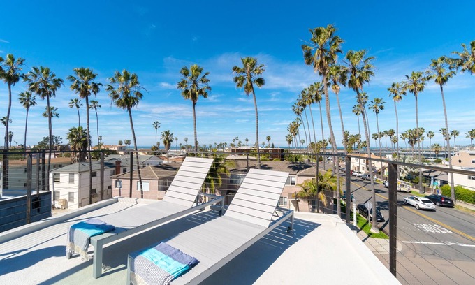 Ocean Beach House | Heavily Discounted & Thoroughly Clean @ the Beach