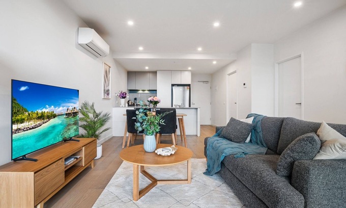 Heidelberg Apartment | Heidelberg 2-Bed Retreat near Austin Hospital