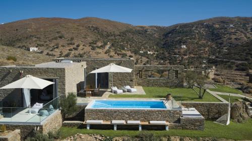 Kato Fellos House | Heliades Villas Suite with private pool