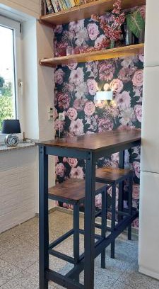 Kohlscheid Apartment | Helle Ferienwohnung mit Garten und Terrasse, direkt am Waldrand gelegen