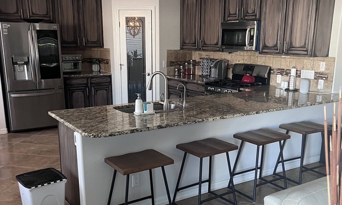 Lake Havasu City House | Hello Family, Come visit the beautiful Lake Havasu City,Only 5 min to the lake.