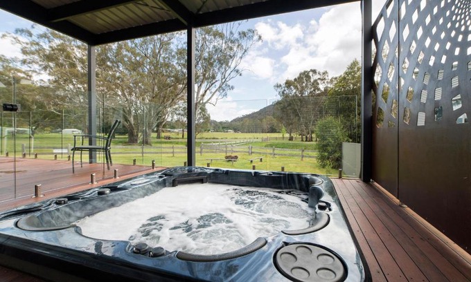 Halls Gap House | Hemley House Luxury in Halls Gap