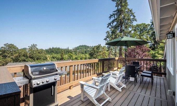 Eugene House | Hendricks Park Skyline View - Short Walk to Hendricks Park, UO, Hayward Field