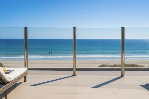 Henley Beach House | Henley Beachfront Luxury Home With Sauna Just 200m From Henley Square!