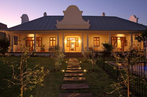Kwaaiwater Villa | Hermanus Seafront Villa - Sophie's Rock