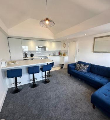 Herne Bay Apartment | Herne Bay Penthouse Breathtaking Sea & Pier Views!