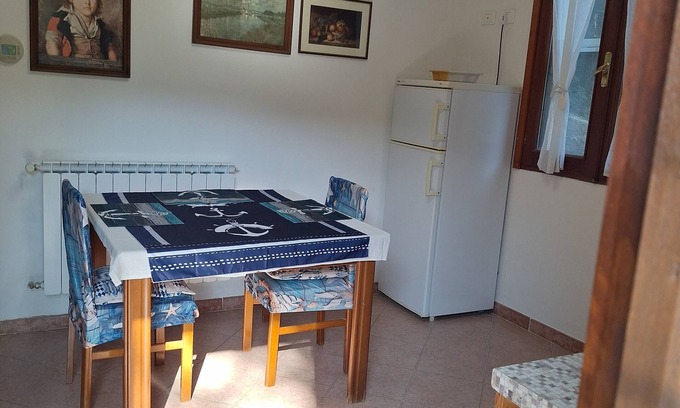 Cinque Terre Apartment | Hesperide's garden. A small apartment in the green of Cinque Terre.