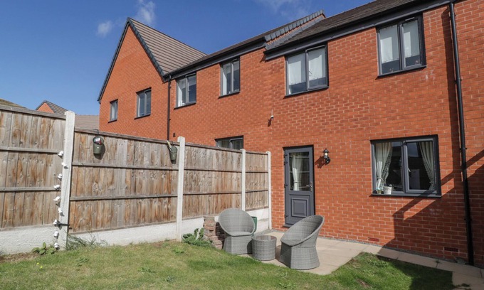 Malvern House | HEY CLOSE, pet friendly, character holiday cottage in Great Malvern