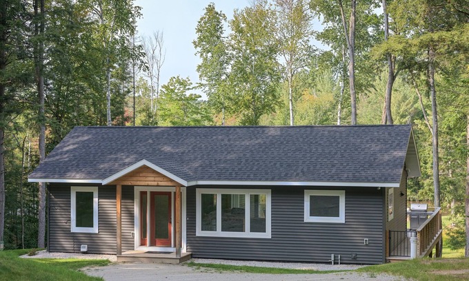 Wetmore House | Hiawatha Snowd Inn – Modern Lakefront Retreat | Dock Firepit A/C