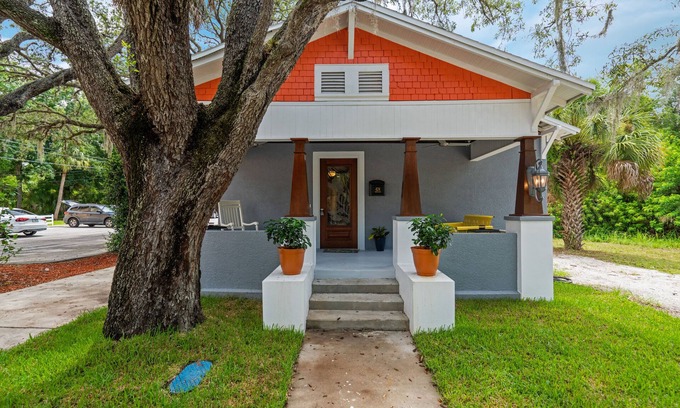 Tarpon Springs House | Hibiscus Hideaway