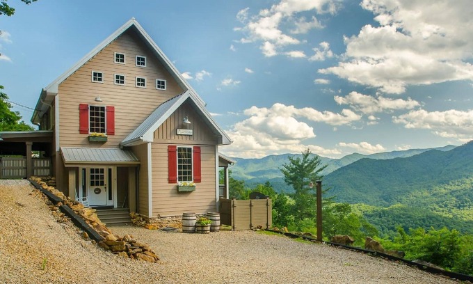 Franklin Cabin | Hidden Gem in the Smokies - Awenasa