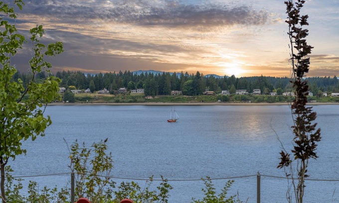 Boston Harbor House | Hidden Gem of Pacific Northwest