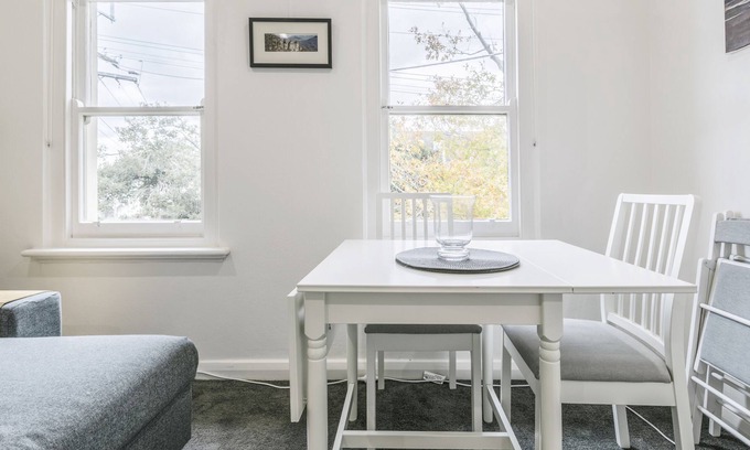 Middle Park Apartment | Hidden Gems & Modern Comfort - 2BR in Middle Park!