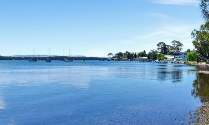Lake Macquarie City Council House | Hidden Horizon Nords Wharf - 5 bed 3 bath - 1pm checkout Sundays