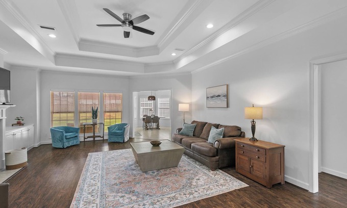 Dothan House | Hidden Lake Hideaway w/fenced in yard 3br 2 bath