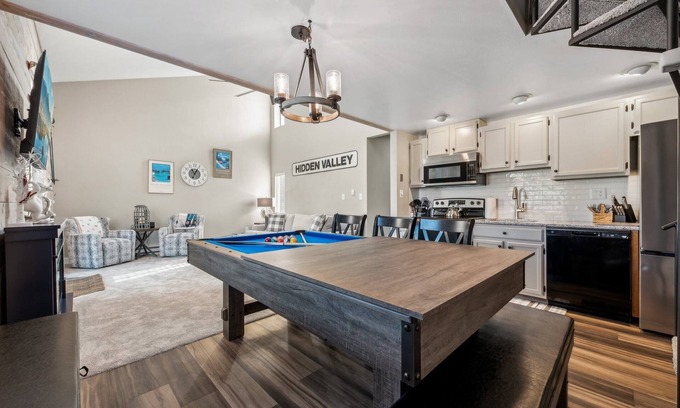 Hidden Valley House | Hidden ONEder - 3BR Ski Resort Townhome - Sleeps 7