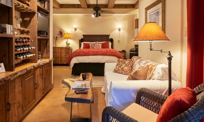 Fleetwood Apartment | "Hidden Secret" High Country romance & respite, on 4 acres