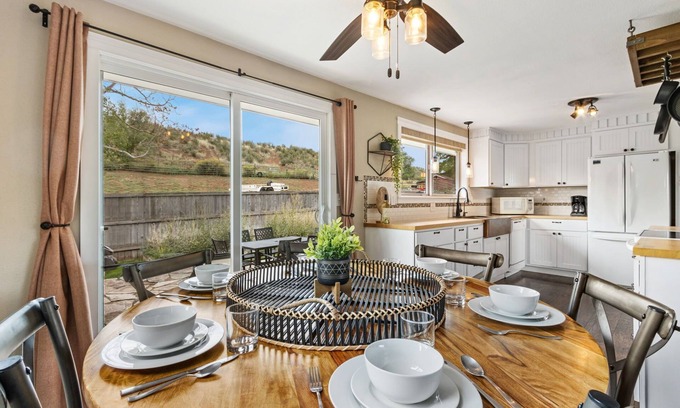 Loveland House | Hidden Valley Retreat | Quiet Escape w/Mtn Views!