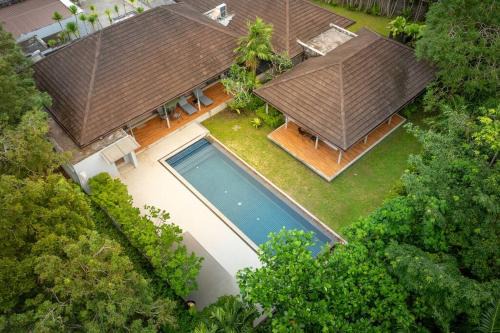 Kathu House | High End Imported Furniture Loch Palm Golf Course V145