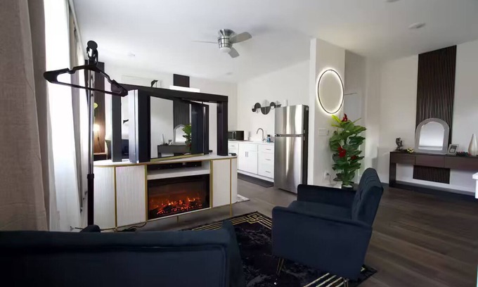 Durham Apartment | High-End Loft: Private Garage, 360° TV & No Fees