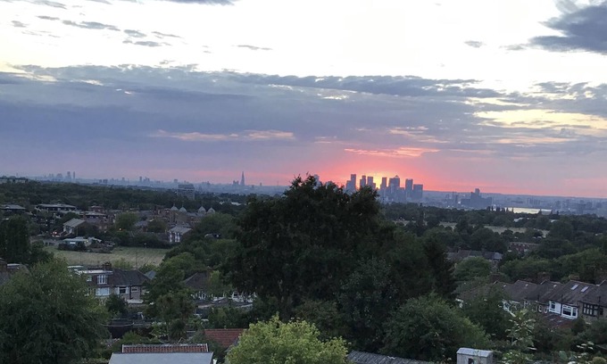 Greenwich House | High-end two bedroom bungalow with onsite parking