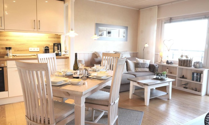 Westerland Apartment | High-quality 2-room apartment with north-facing balcony and wellness area in Westerland