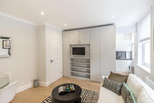 Queen's Gate Apartment | High Street Kensington Apartment