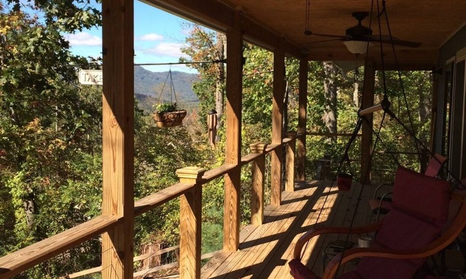 Asheville House | High Windy is a Ridge-Top Nature Retreat Minutes from Asheville (pet friendly)