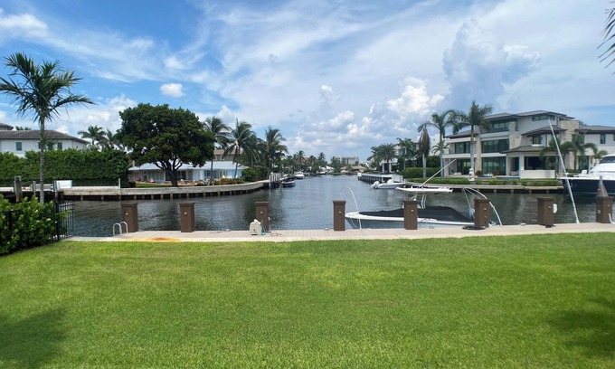 Highland Beach Condo | Highland Beach Hideaway with Dock