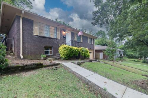 Birmingham House | Highland Drive Hideaway