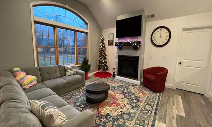 Highland House | Highland Home 4BR Near New Paltz, Wedding Venues & Hudson Valley