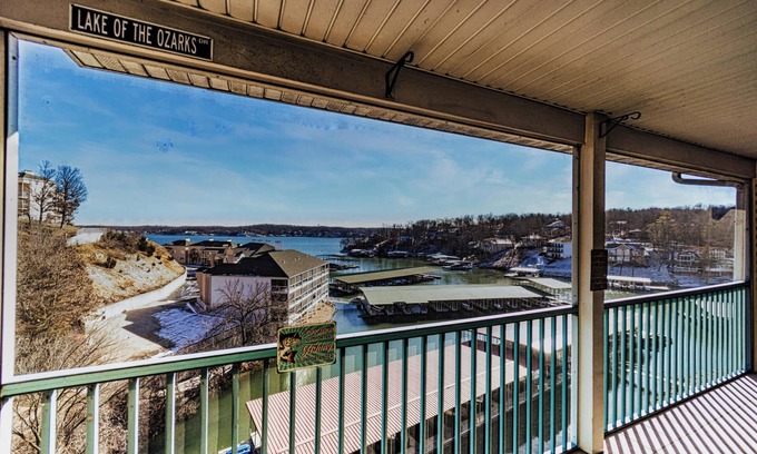 Lake Ozark Condo | Highland Lake View – Incredible Location!
