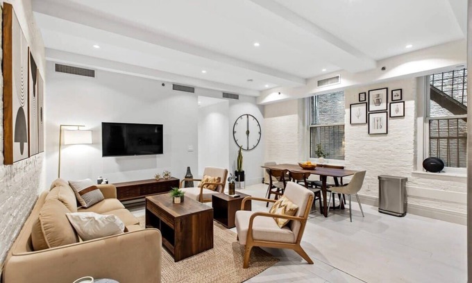 Midtown South Apartment | Highland Place I by RoveTravel | Luxury NoMad 3BR