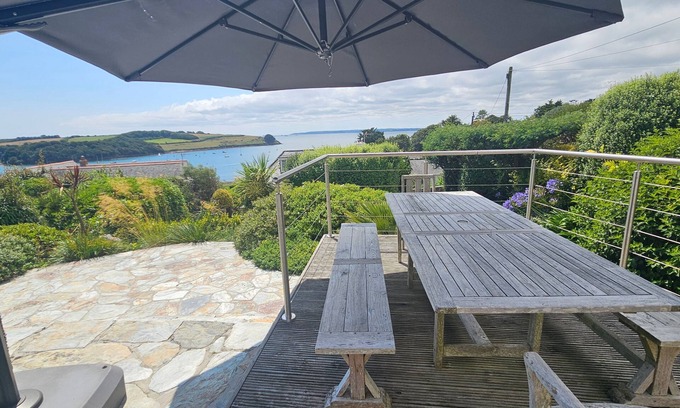 St. Mawes Cottage | Highlands - sleeps 7 guests in 4 bedrooms