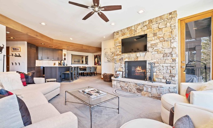 Highlands Townhomes Condo | Highlands Westview 208