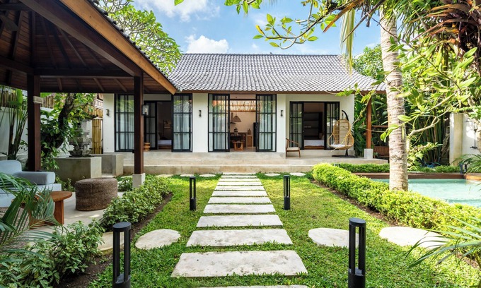 Kutuh Kaja Villa | Hijau Villa by EVDEkimi - Charming 2BR escape with Pool, Outdoor Lounge, Lush Garden