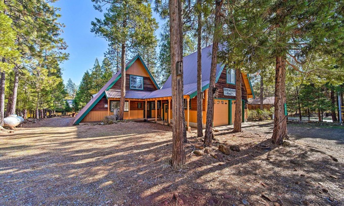 Trinity Center Cabin | Hike & Fish, < 1 Mi to Trinity Lake: Rustic Cabin!