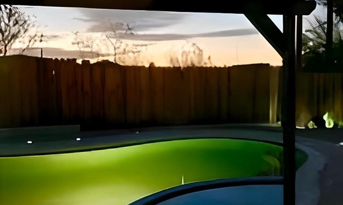 Twentynine Palms House | Hike Joshua Tree @ the Hot Tub & Pool Oasis