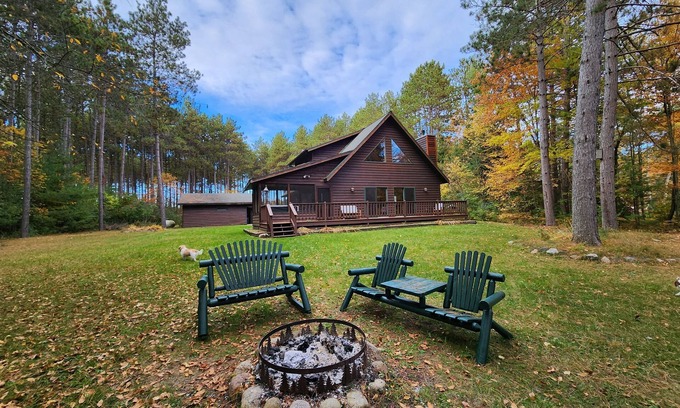 Minocqua Cottage | Hill Lake Charming Minocqua Cabin Fire Pit W&D Pets